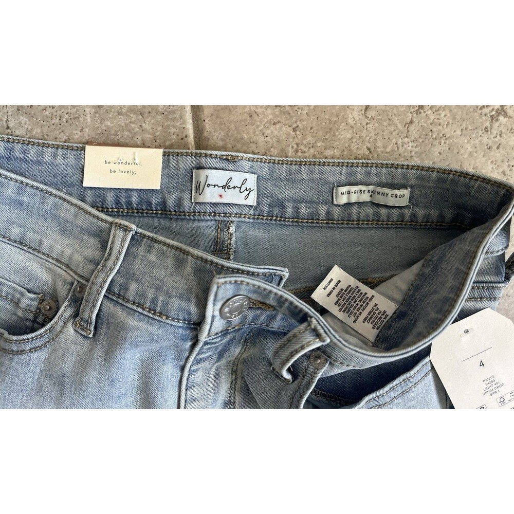 Wonderly Sz. 4 NWT Skinny Mid Rise Cropped Jeans Frayed Hem - Picture 6 of 6